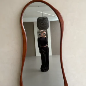 Mira Walnut – organische houten vloerspiegel 200 x 100 cm