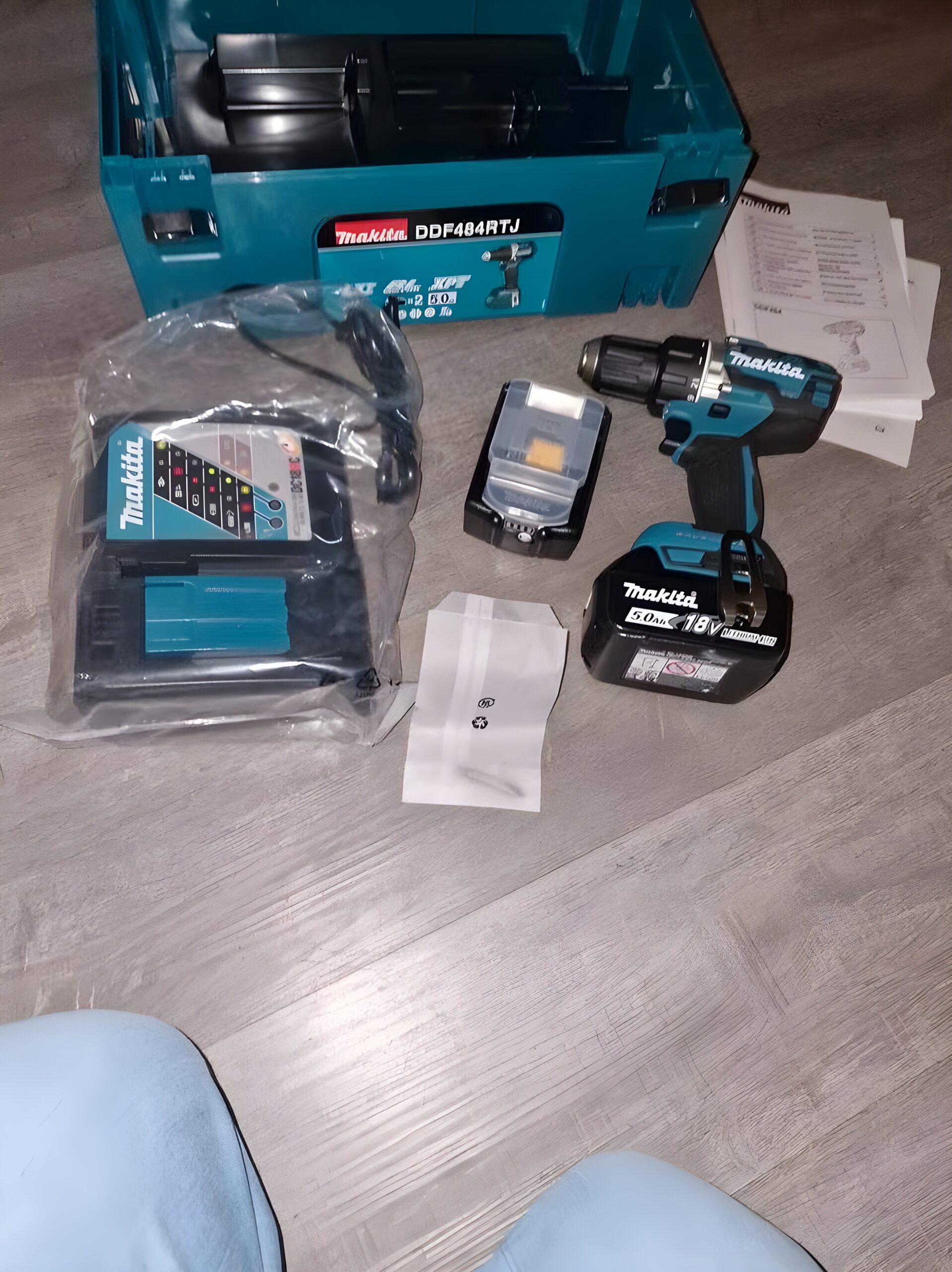 Outils à batterie sur l'établi